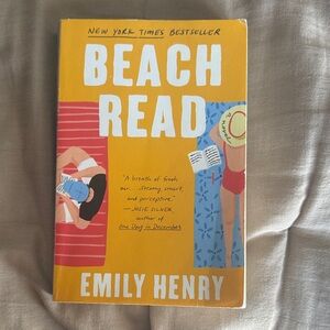 Beach Read by Emily Henry